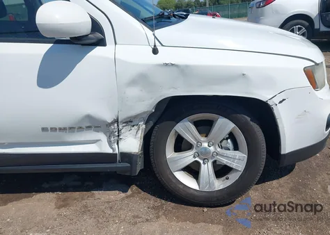 2016 Jeep Compass Latitude из США, поврежденный, VIN 1C4NJDEB6GD685595